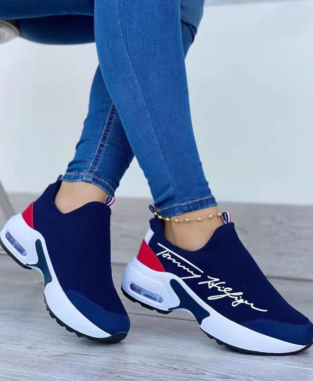 Casual Walking Sneaker